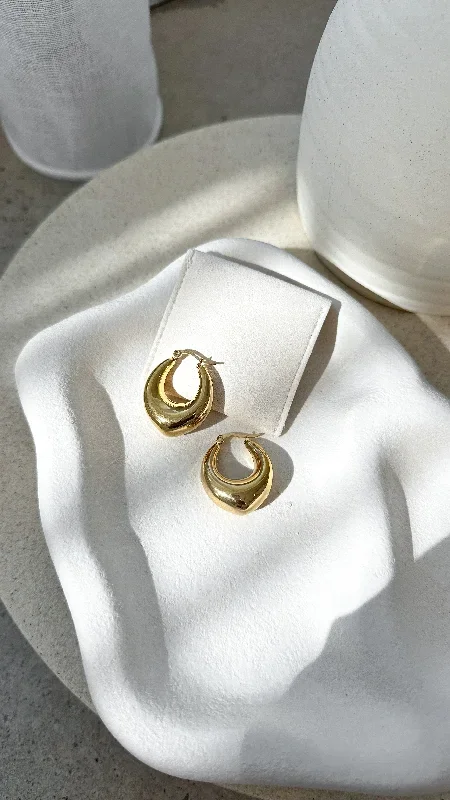 arya-hoop-earrings-gold