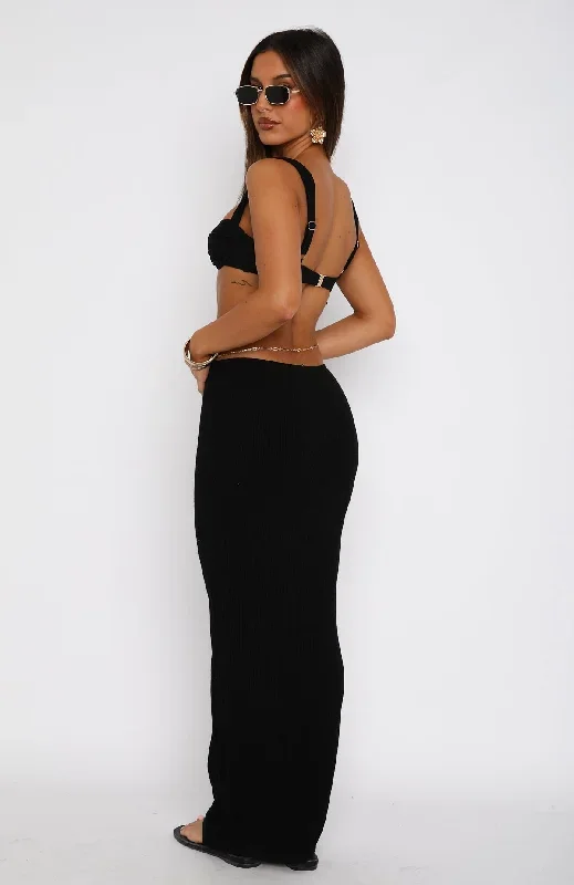 flirtatious-ribbed-maxi-skirt-black