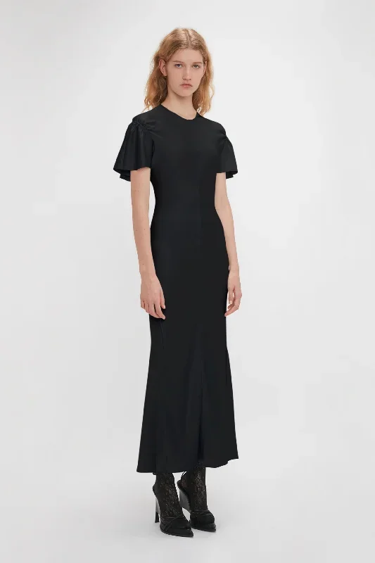 gathered-sleeve-midi-dress-in-black